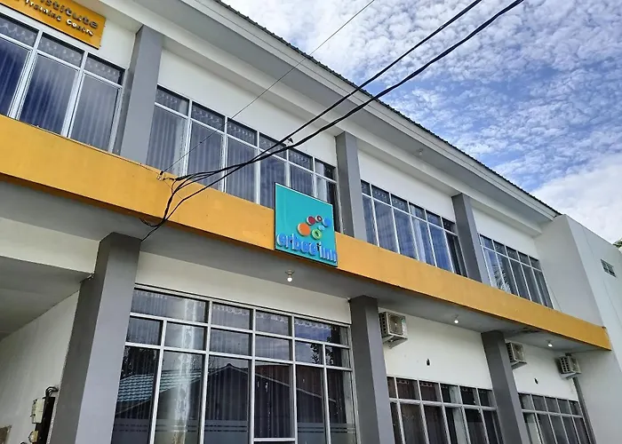 Oyo 93929 Erbee Inn