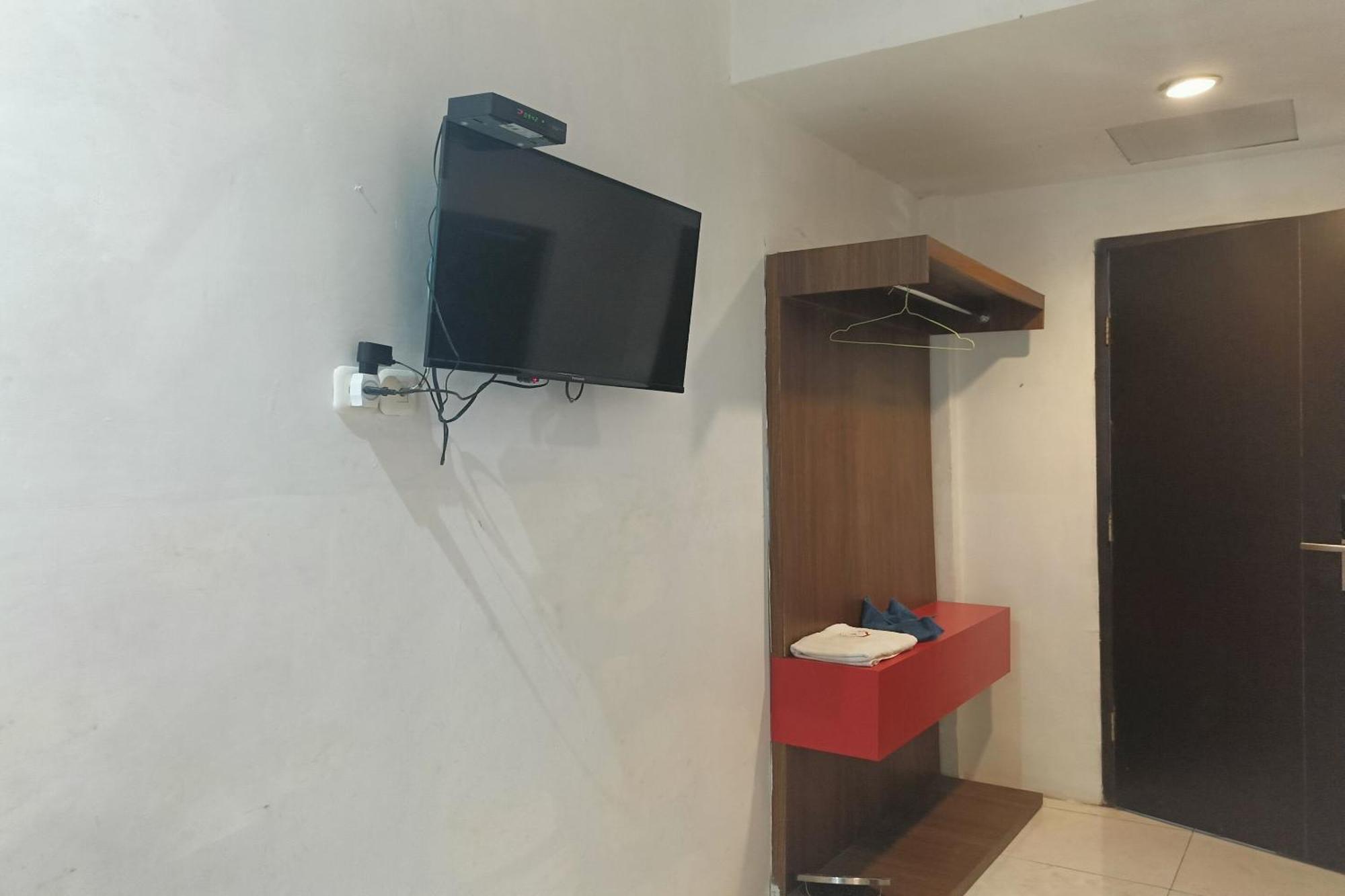 Oyo 93929 Erbee Hotel Makassar