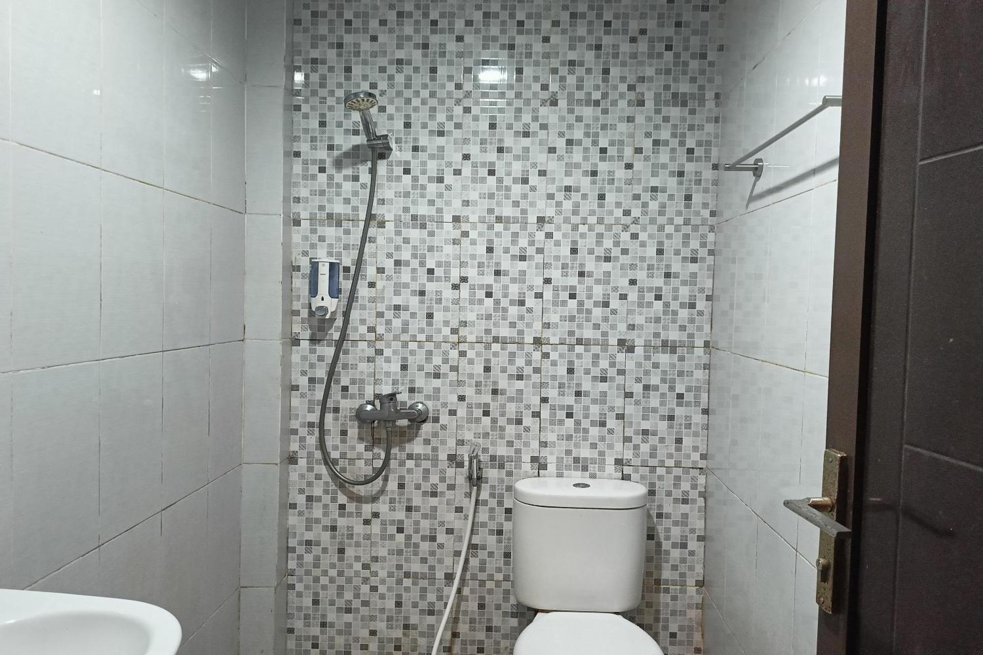 Hotel Oyo 93929 Erbee Makassar