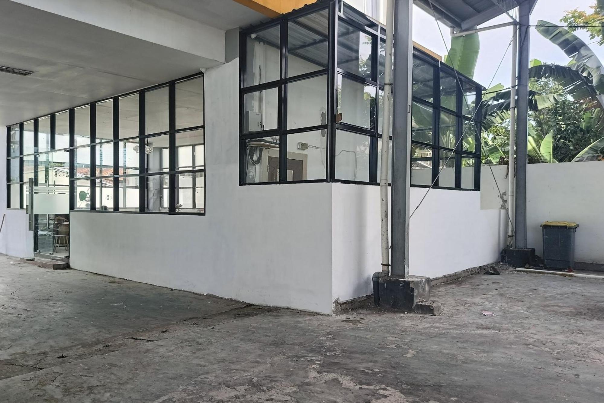 Oyo 93929 Erbee Makassar